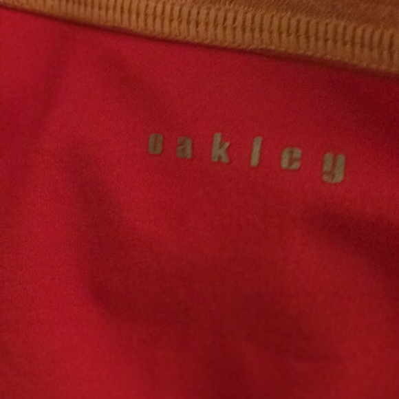 Oakley Red Sports Tank Top With Shelf Bra - Picture 3 of 13